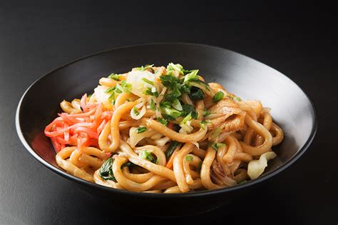 ナポリタンうどん：伝統と革新の融合